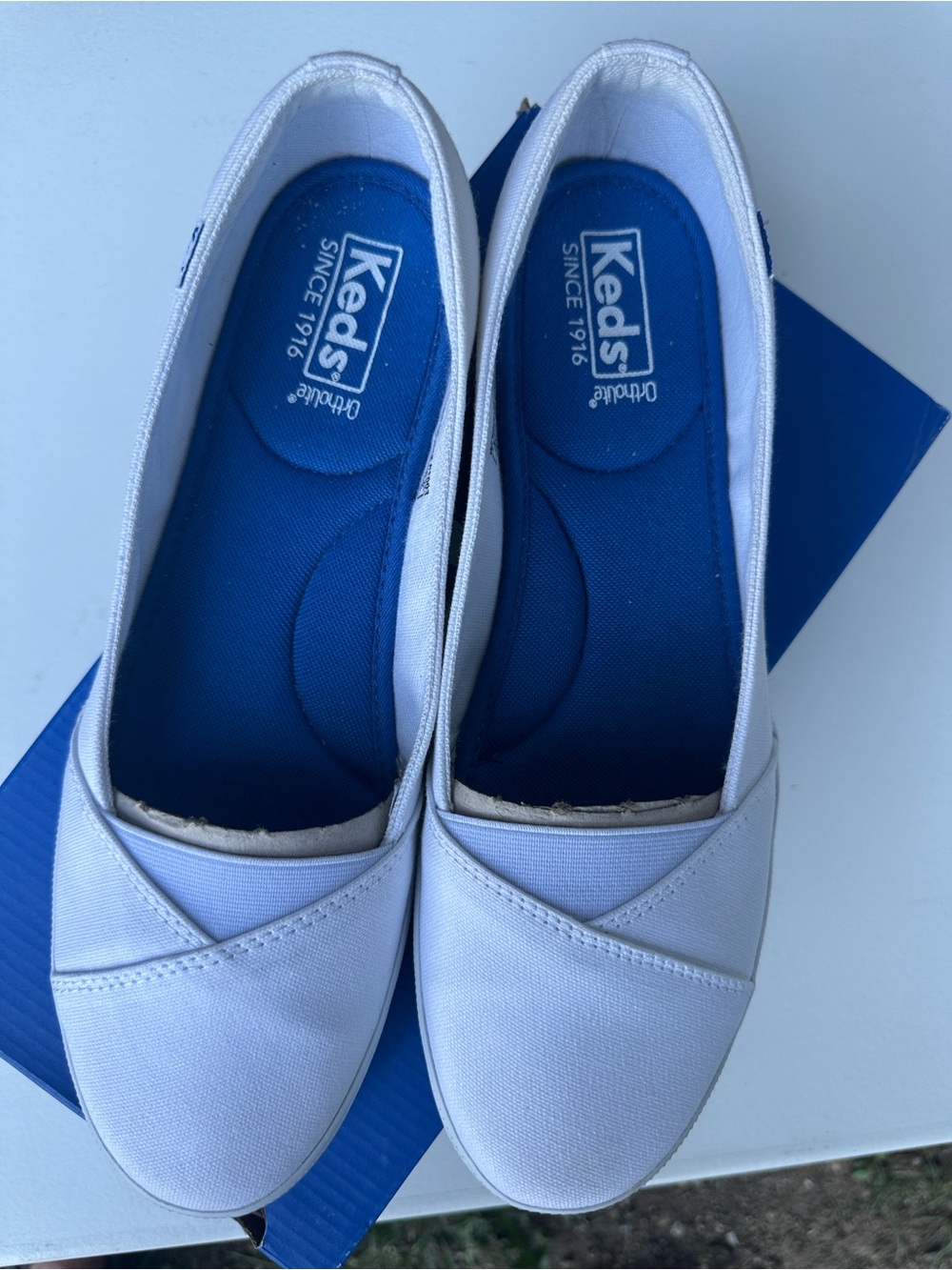 Keds Cali II white slip ons 9.5